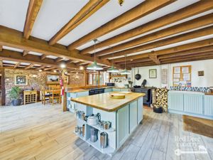 Kitchen- click for photo gallery